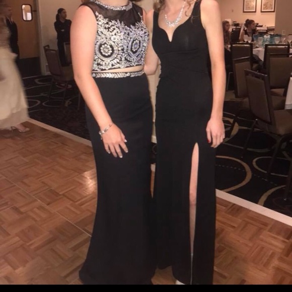 stunning black prom dress!! - Picture 3 of 8